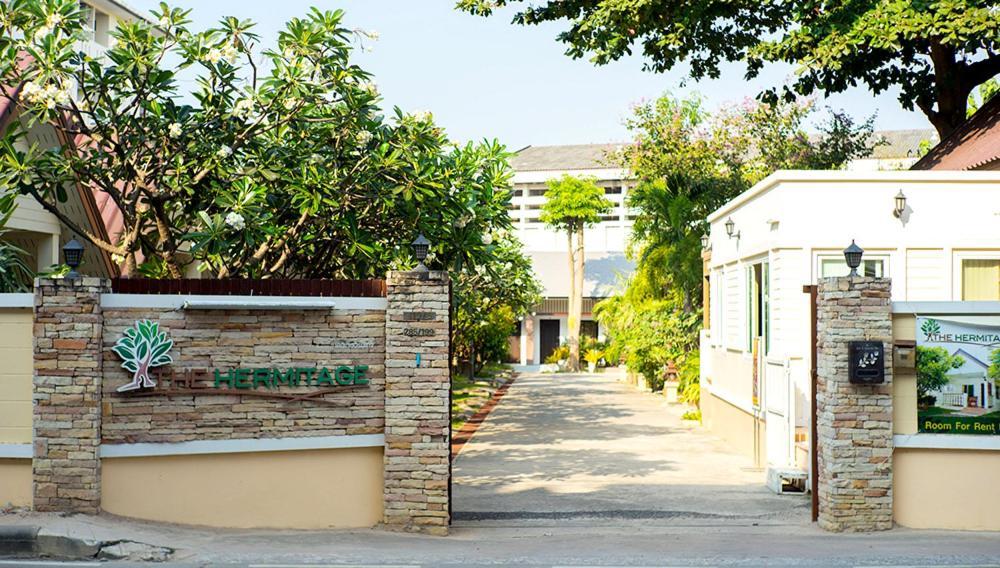 The Hermitage Pattaya Exteriör bild